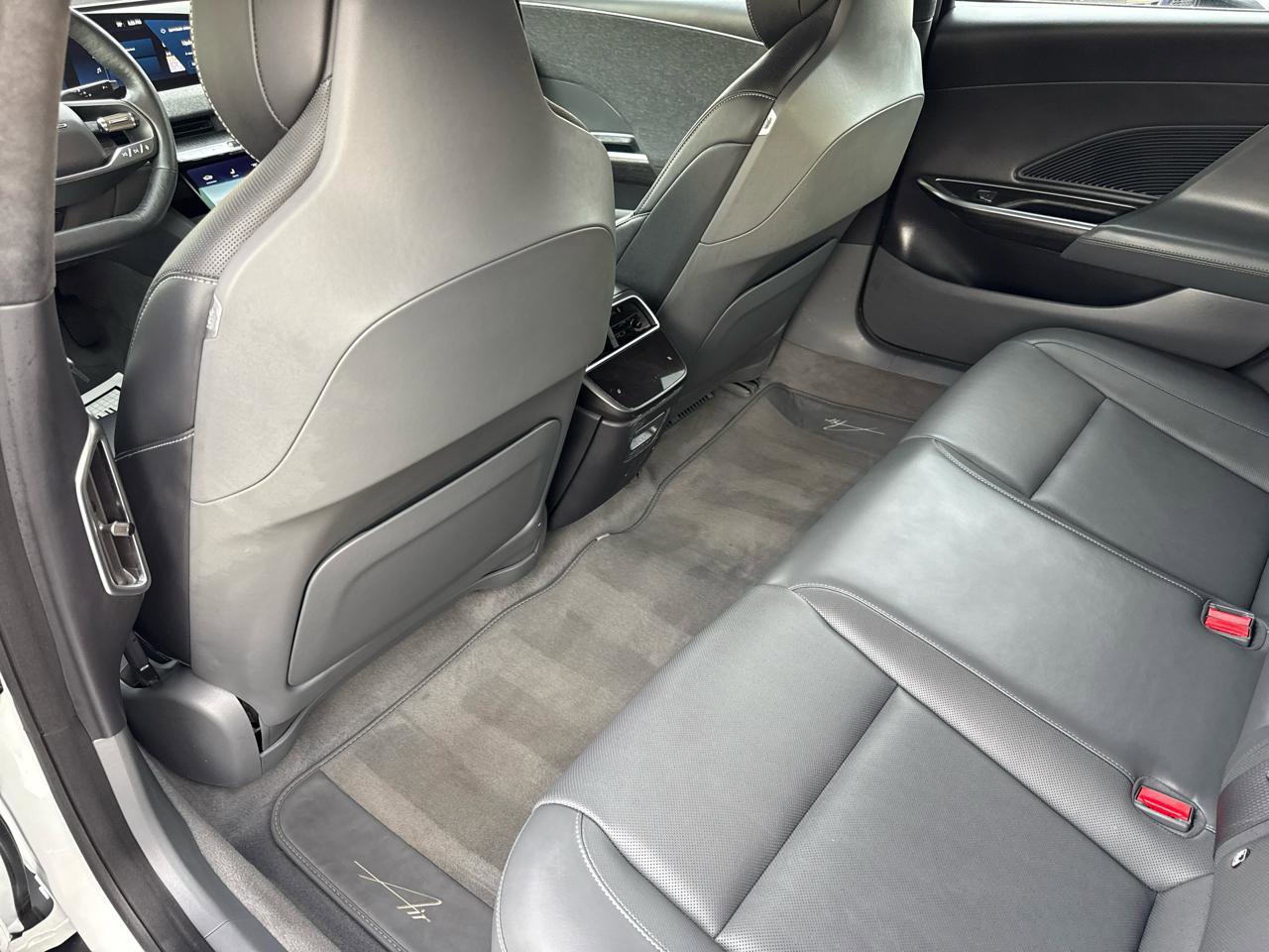 Used 2023 Lucid Air Pure AWD/4WD image 32