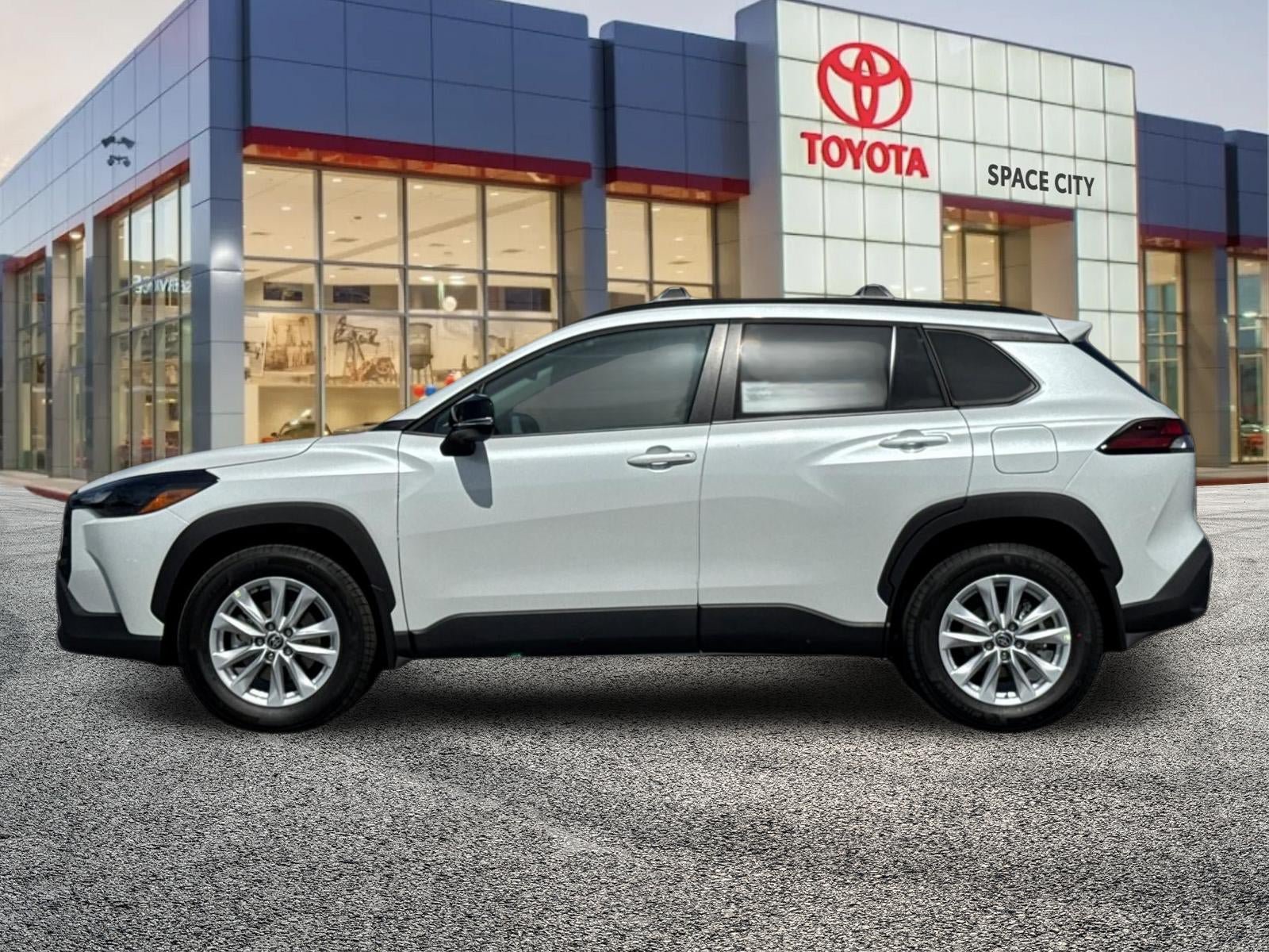 New 2026 Toyota Corolla Cross LE w/ Moonroof Package FWD image 3