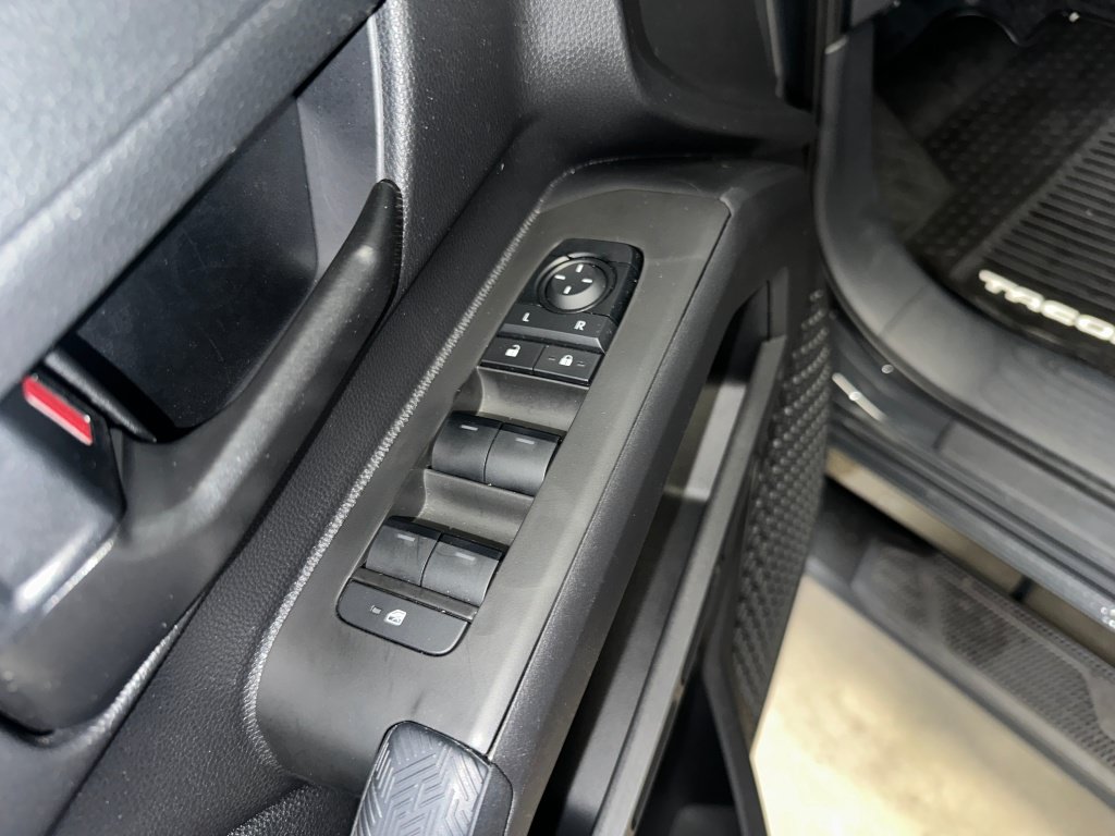 Used 2024 Toyota Tacoma SR AWD/4WD image 8