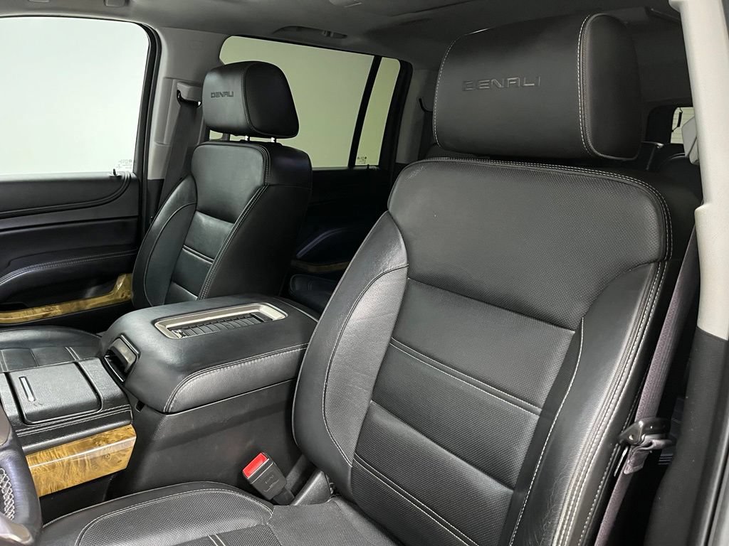 Used 2017 GMC Yukon XL Denali w/ Open Road Package AWD/4WD image 22