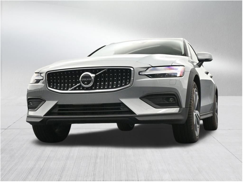 New 2026 Volvo V60 B5 Cross Country Plus w/ Protection Package Premier AWD/4WD image 29