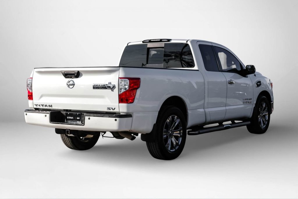 Used 2017 Nissan Titan SV image 6