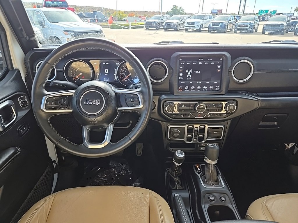 Used 2018 Jeep Wrangler Unlimited Sahara image 25
