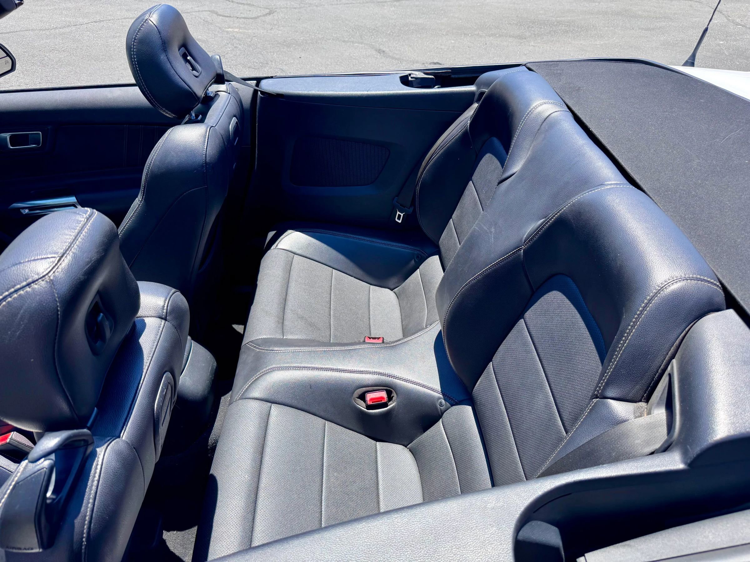 Used 2020 Ford Mustang Premium image 11