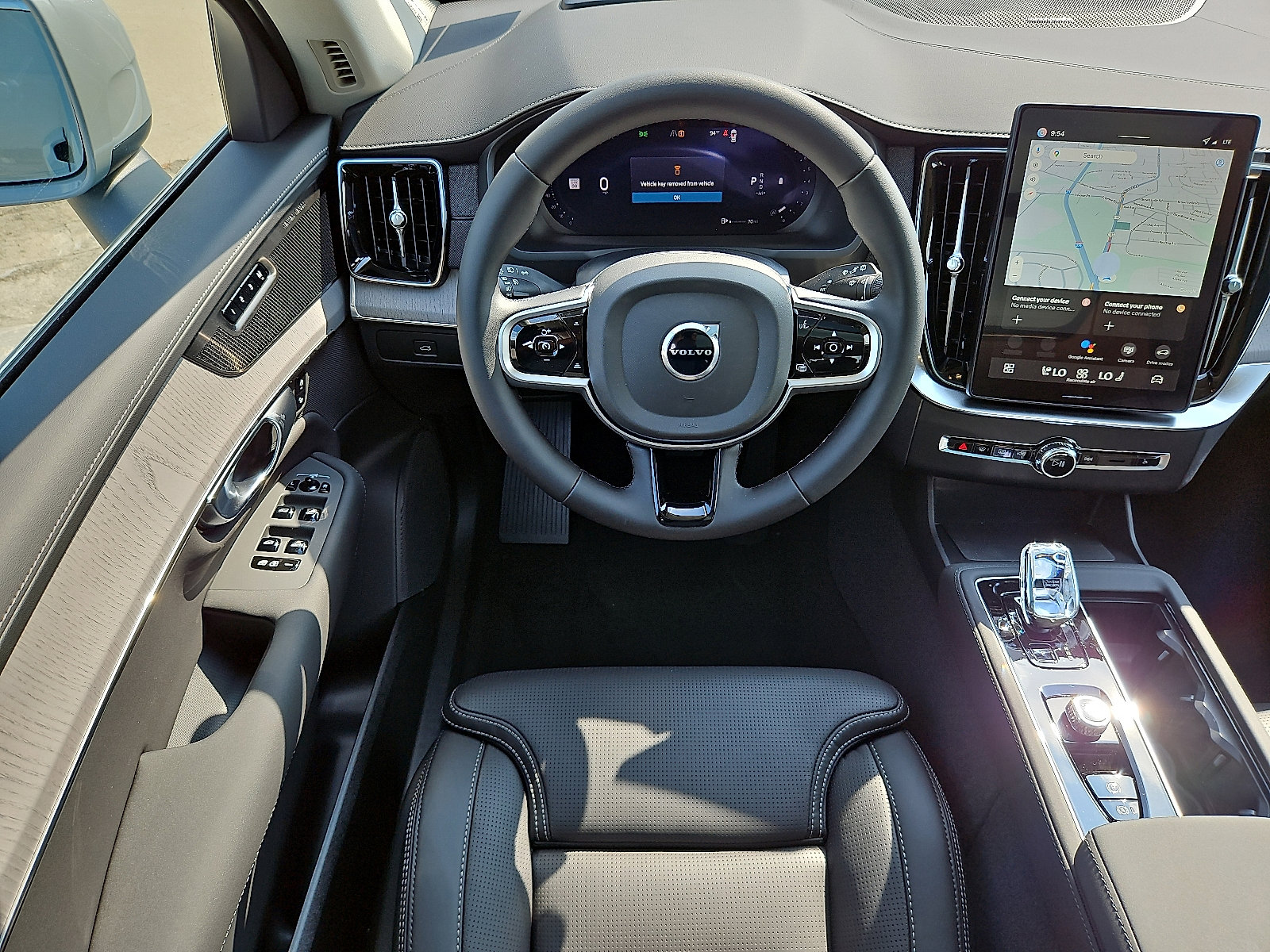 New 2026 Volvo XC90 B6 Ultra w/ Protection Package image 9