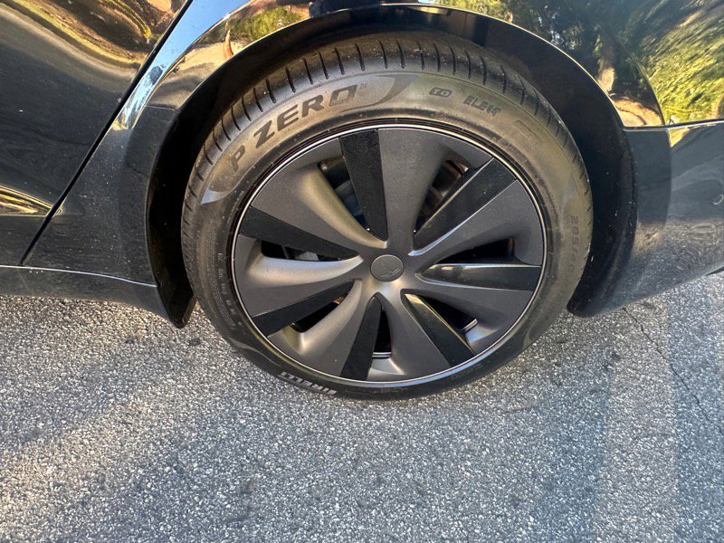 Used 2022 Tesla Model S AWD image 16