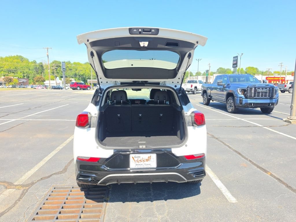 Certified 2025 Buick Encore GX Sport Touring w/ Comfort Package FWD image 11