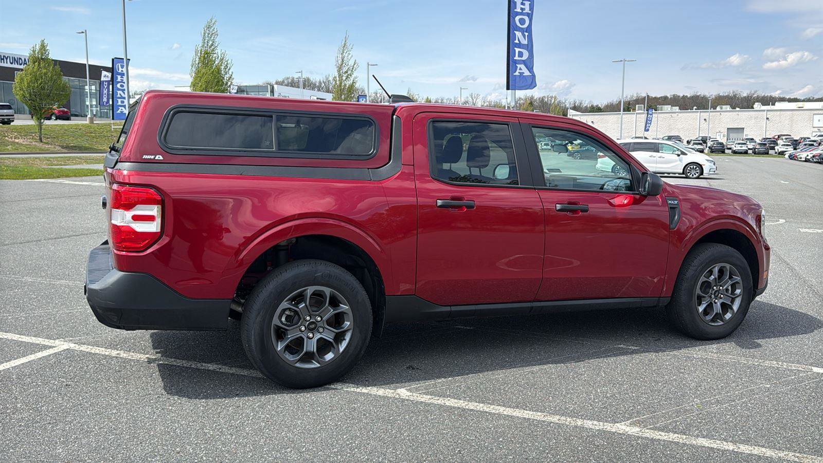 Used 2025 Ford Maverick XLT w/ Equipment Group 302A AWD/4WD image 5