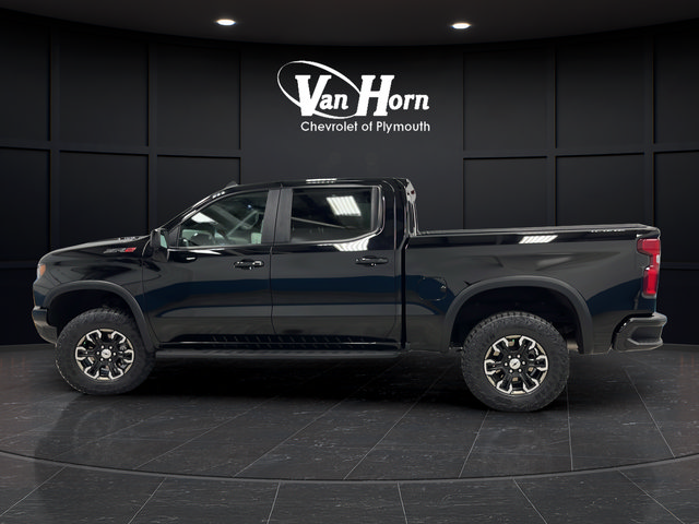 Used 2023 Chevrolet Silverado 1500 ZR2 w/ Technology Package AWD/4WD image 4