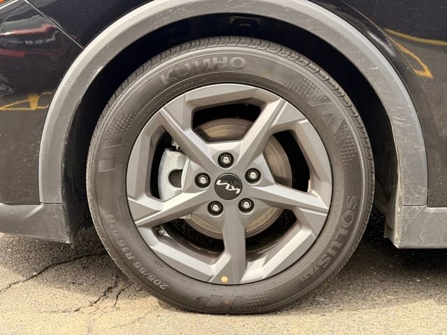 Used 2025 Kia K4 LXS image 10