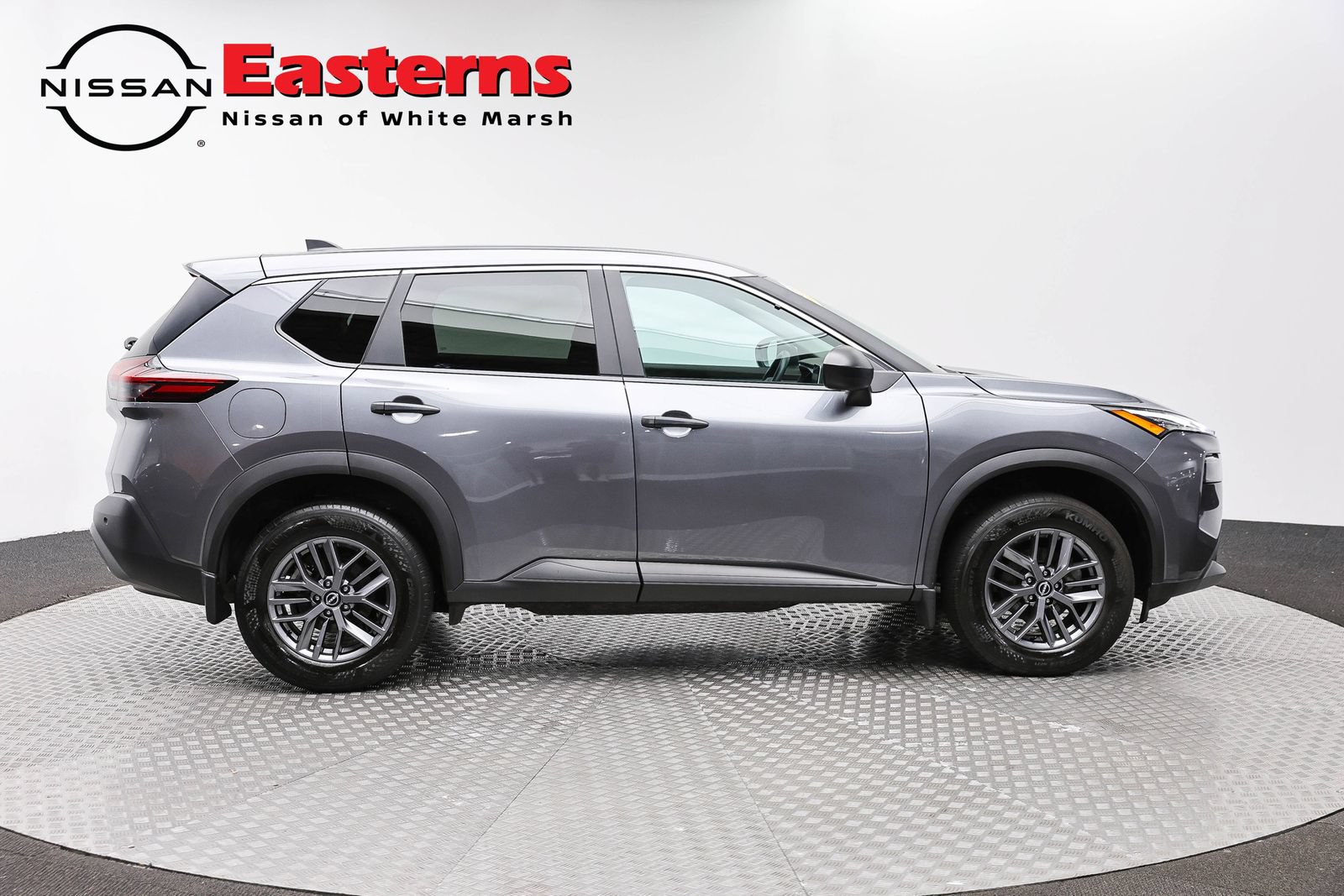 Used 2023 Nissan Rogue S AWD/4WD image 4