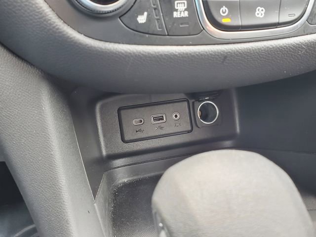 Certified 2024 Chevrolet Equinox LT w/ LPO, Floor Liner Package image 33