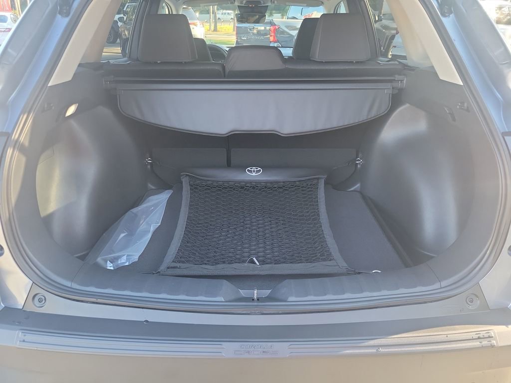 Certified 2025 Toyota Corolla Cross LE image 17