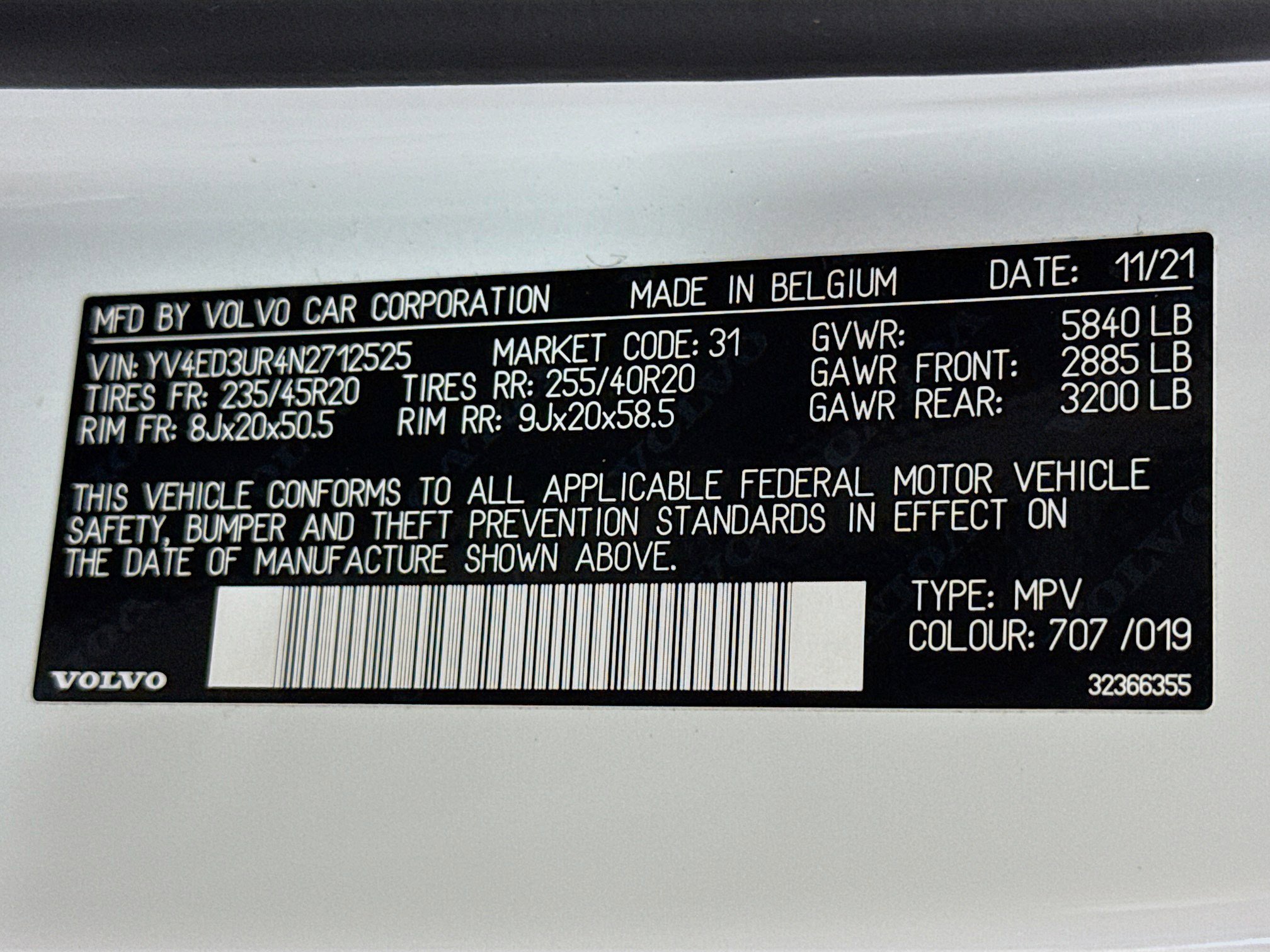 Used 2022 Volvo XC40 P8 Recharge Plus image 39