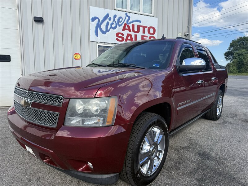 Used 2009 Chevrolet Avalanche LTZ AWD/4WD image 2