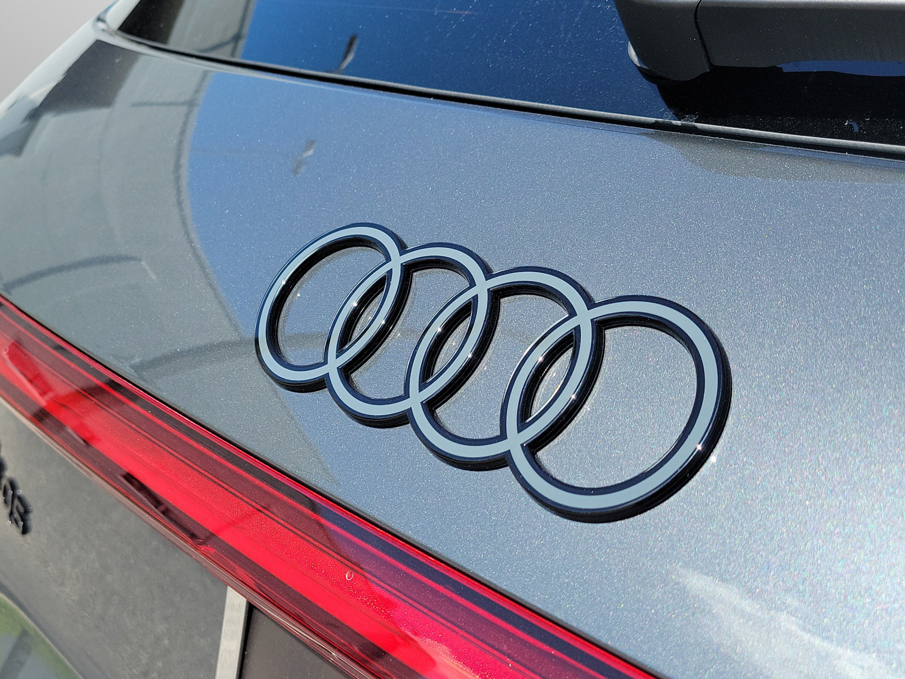 Used 2025 Audi SQ5 Prestige AWD/4WD image 30