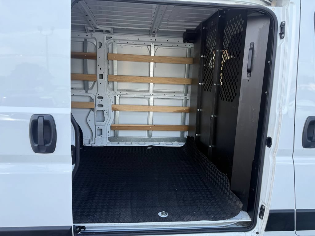 Used 2025 RAM ProMaster 2500 w/ U-Haul Equipment Group FWD image 19