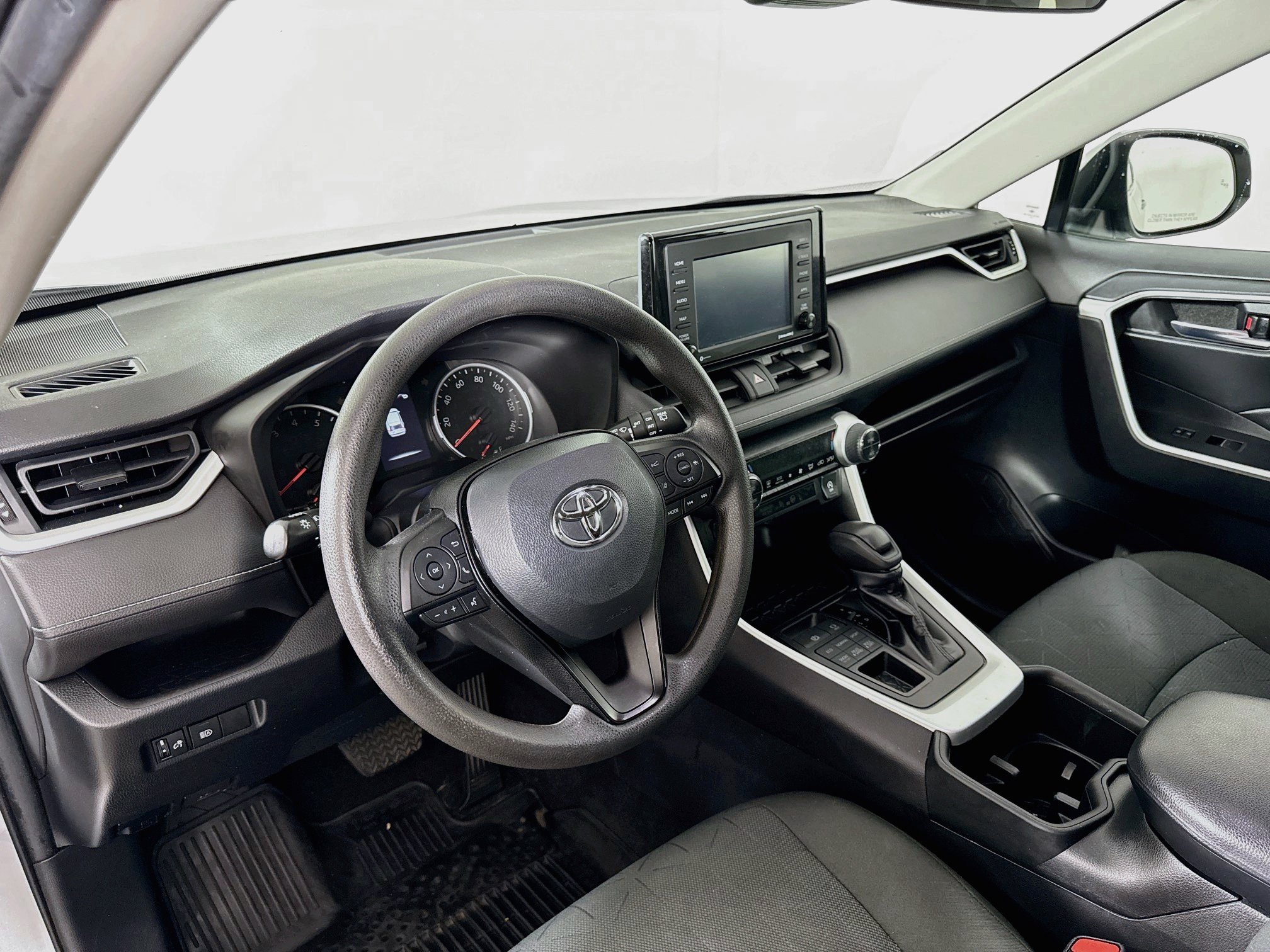 Used 2022 Toyota RAV4 XLE AWD/4WD image 9