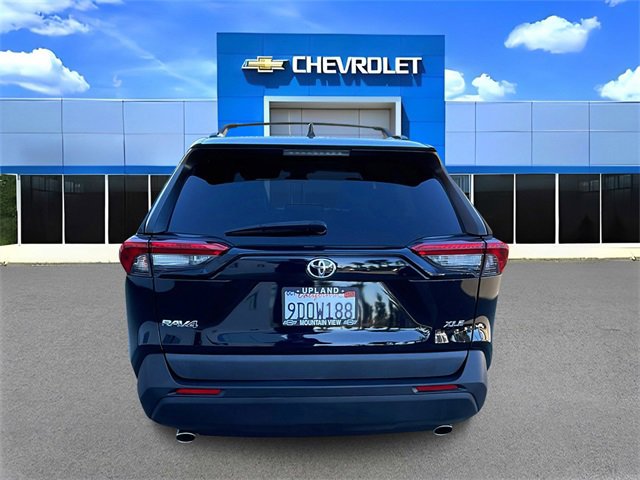 Used 2022 Toyota RAV4 XLE Premium image 4