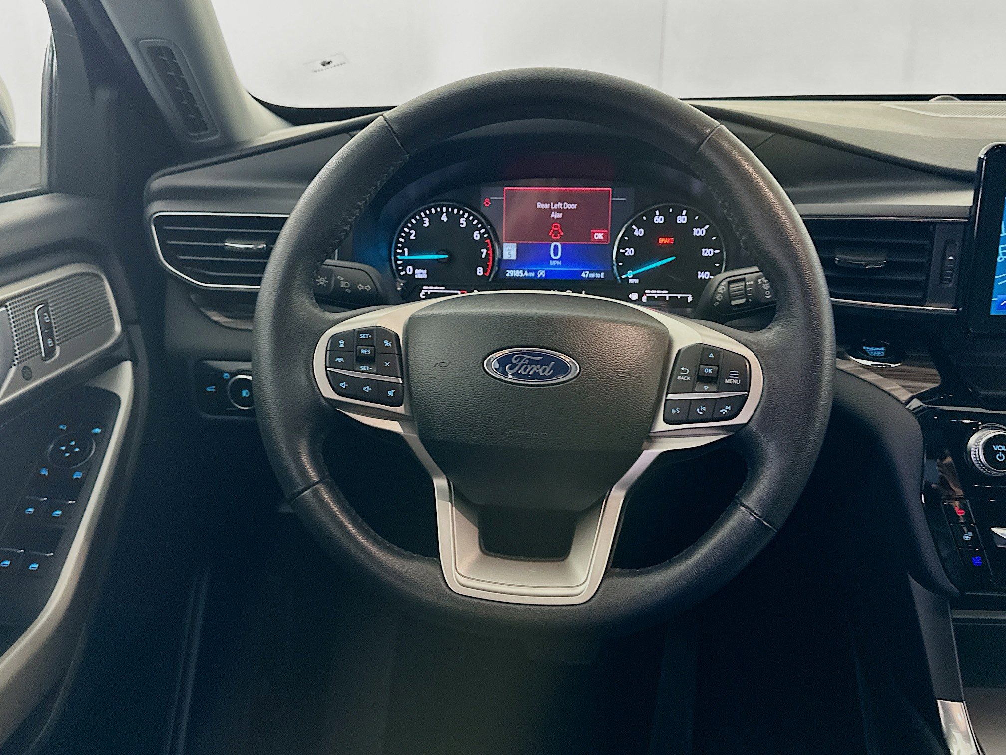 Used 2024 Ford Explorer Limited image 18