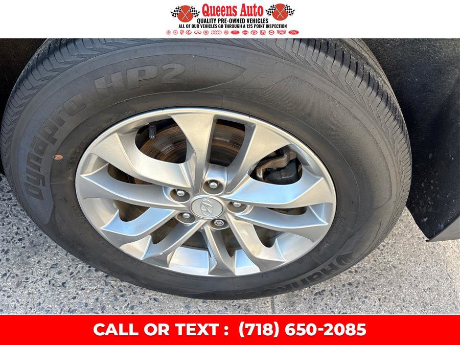 Used 2020 Hyundai Santa Fe SE image 28