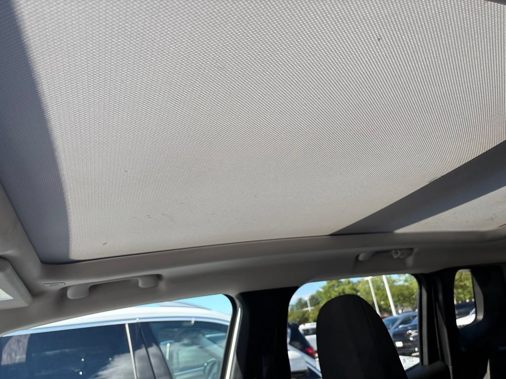 Used 2019 Jeep Renegade Latitude w/ Cold Weather Group AWD/4WD image 17
