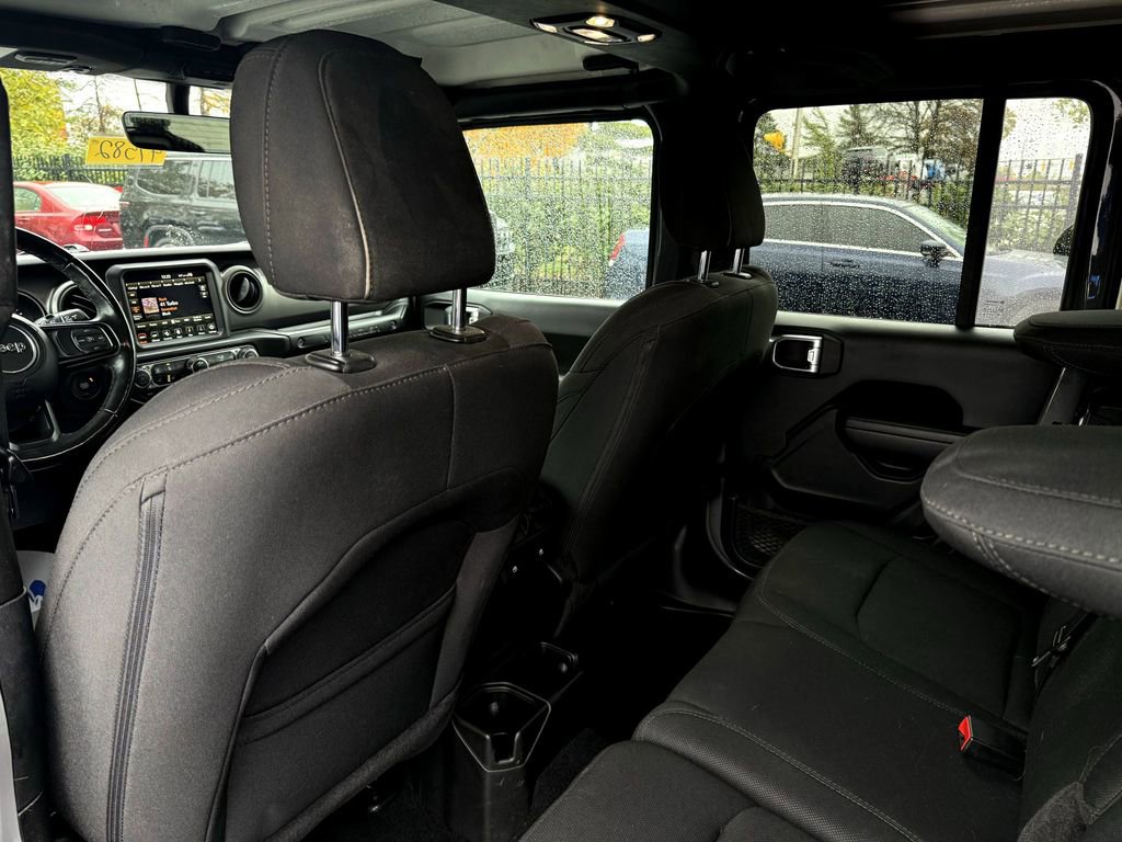 Used 2022 Jeep Wrangler Unlimited Sport image 25