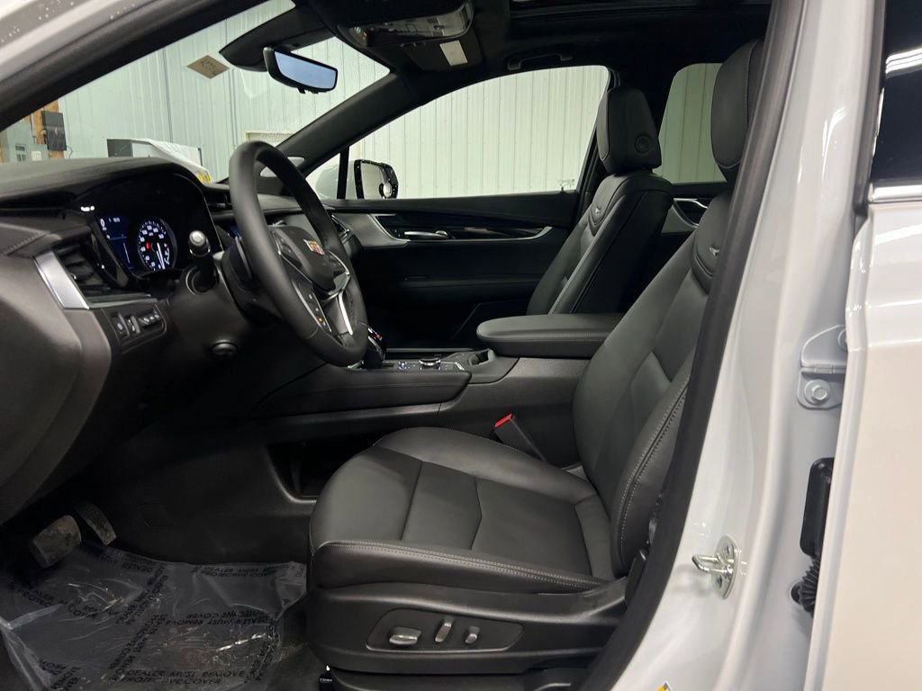 Certified 2026 Cadillac XT5 Premium Luxury w/ LPO, Floor Liner Package AWD/4WD image 12