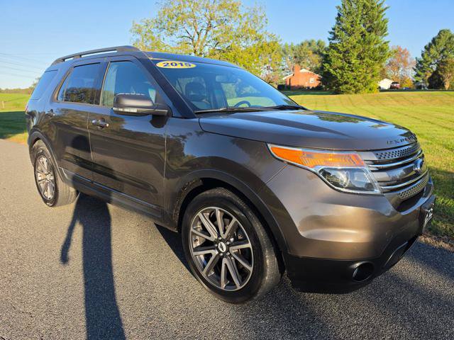 Used 2015 Ford Explorer XLT w/ Equipment Group 202A AWD/4WD image 4