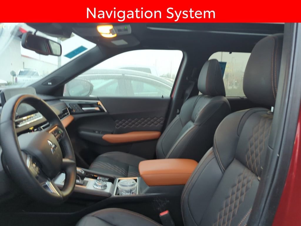 Used 2024 Mitsubishi Outlander 4WD Plug-In Hybrid image 6