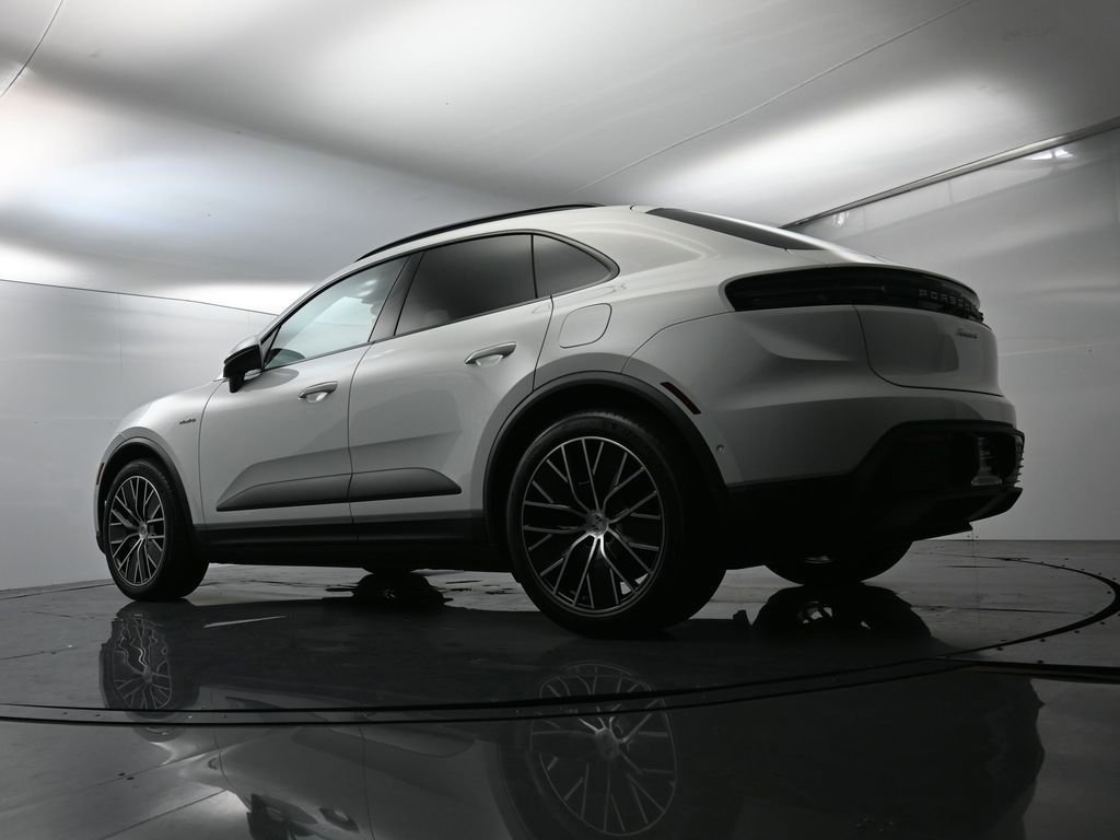 Certified 2024 Porsche Macan 4 Electric image 47