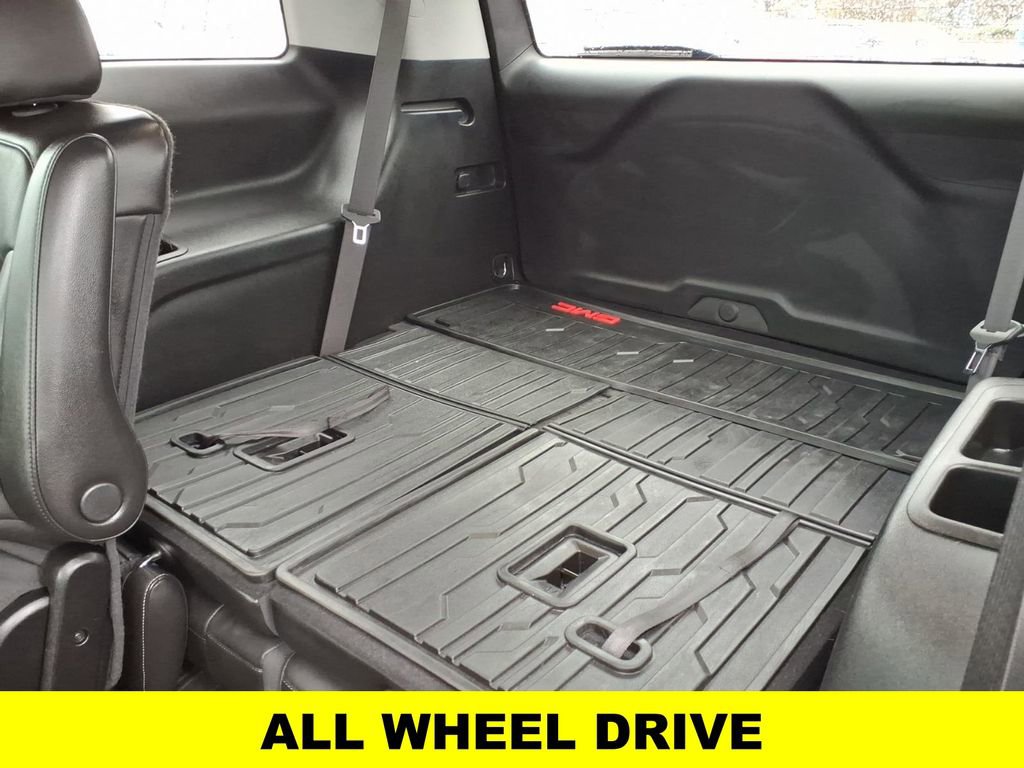 Used 2023 GMC Acadia SLT w/ Technology Package image 9