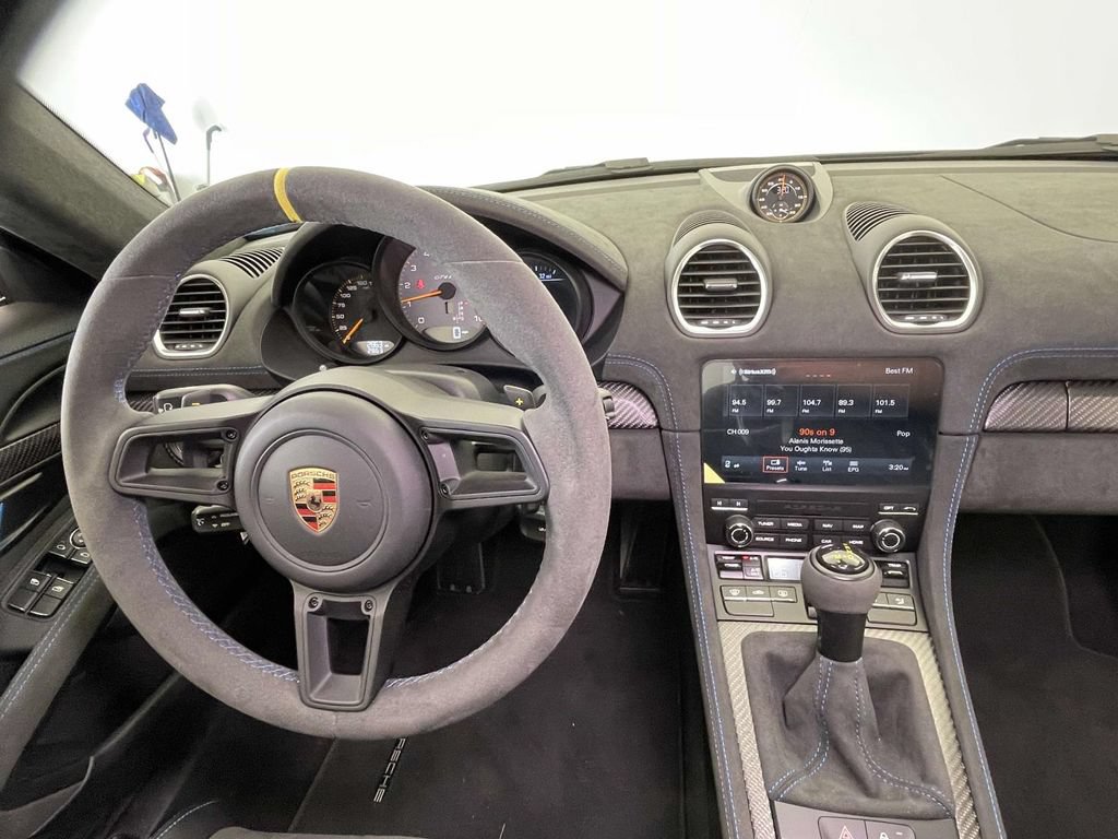 Certified 2025 Porsche 718 Cayman GT4 RS RWD image 22