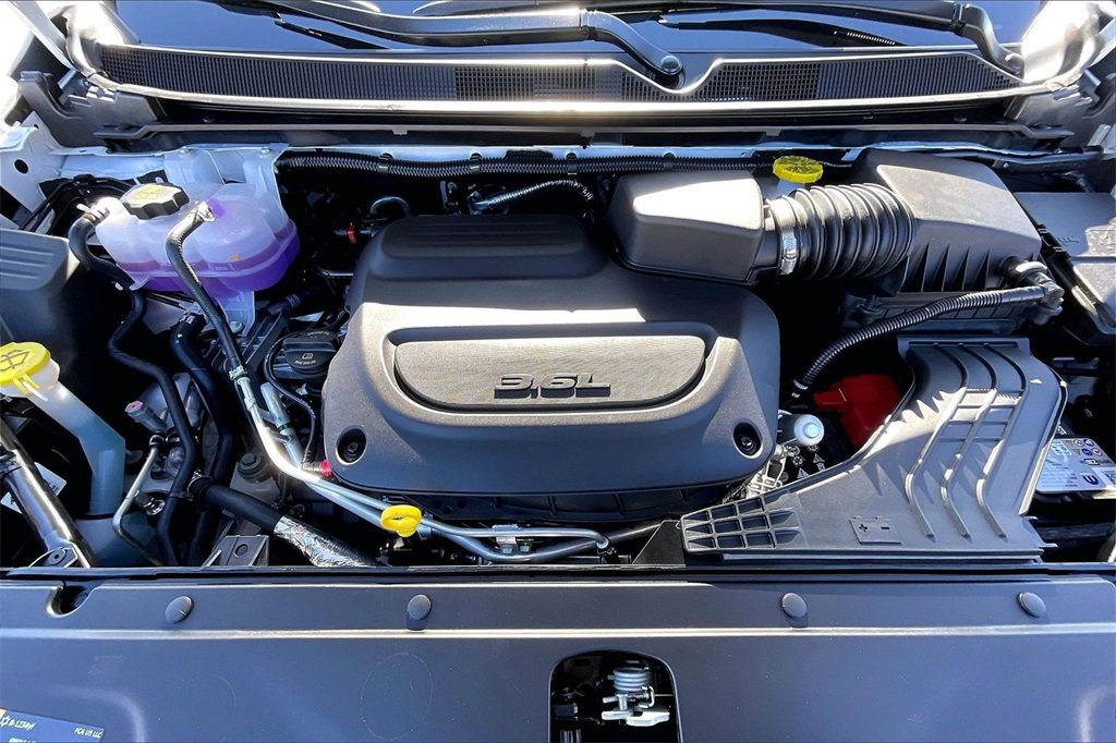 New 2026 Chrysler Pacifica Pinnacle image 11