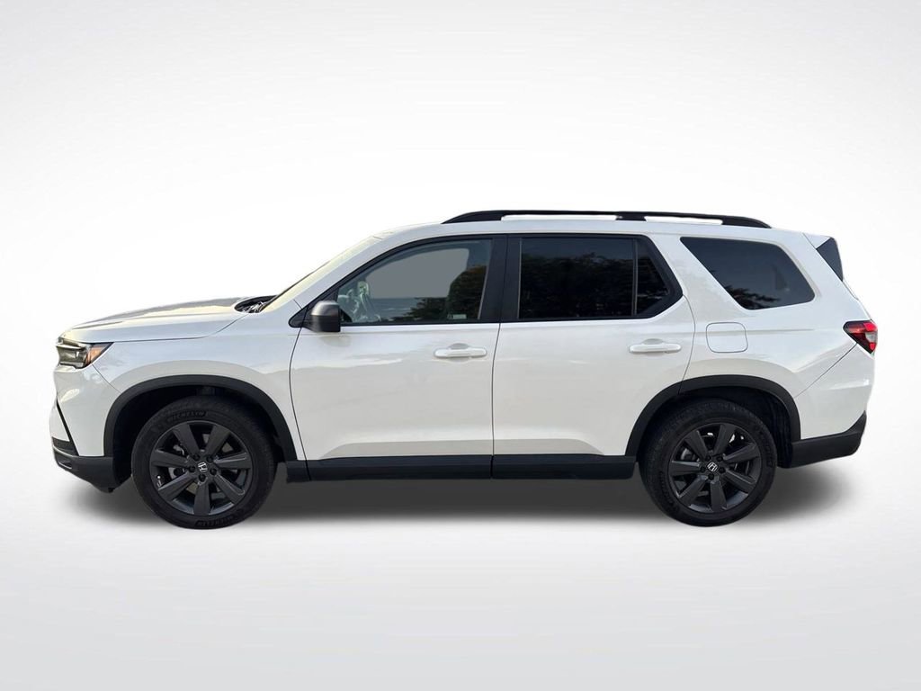 Used 2023 Honda Pilot Sport image 11