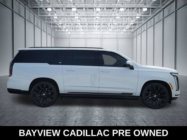 Used 2025 Cadillac Escalade ESV Sport Platinum w/ LPO, ONYX Package AWD/4WD image 7