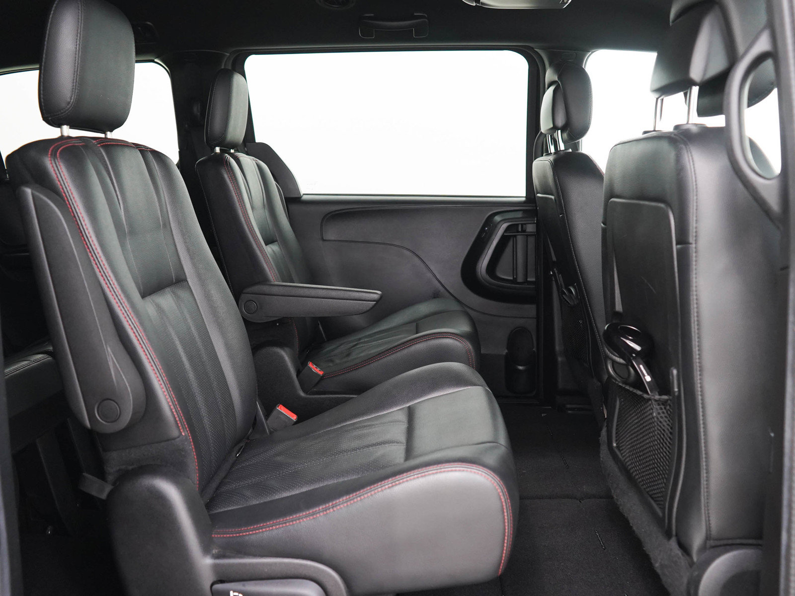 Used 2016 Dodge Grand Caravan R/T FWD image 12