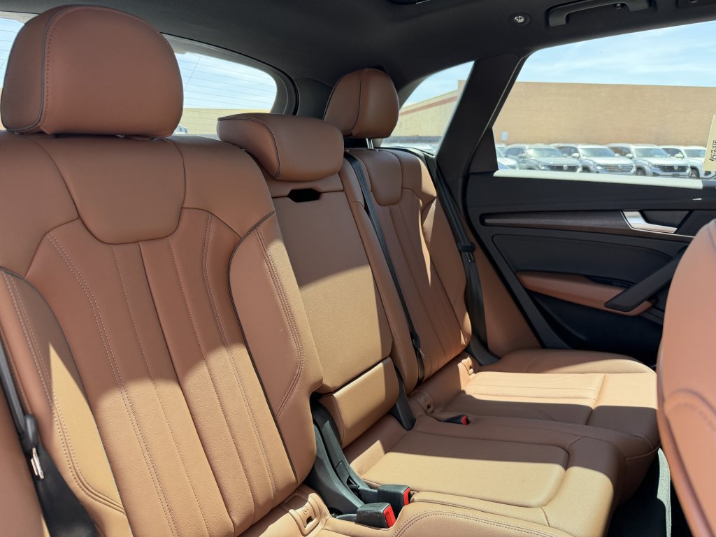 Used 2024 Audi Q5 e Premium w/ Convenience Package AWD/4WD image 41