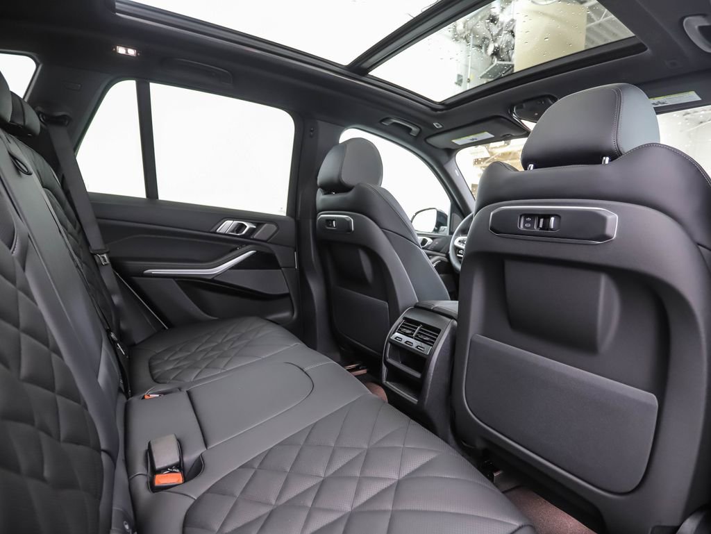 Used 2026 BMW X5 xDrive40i w/ M Sport Package image 24