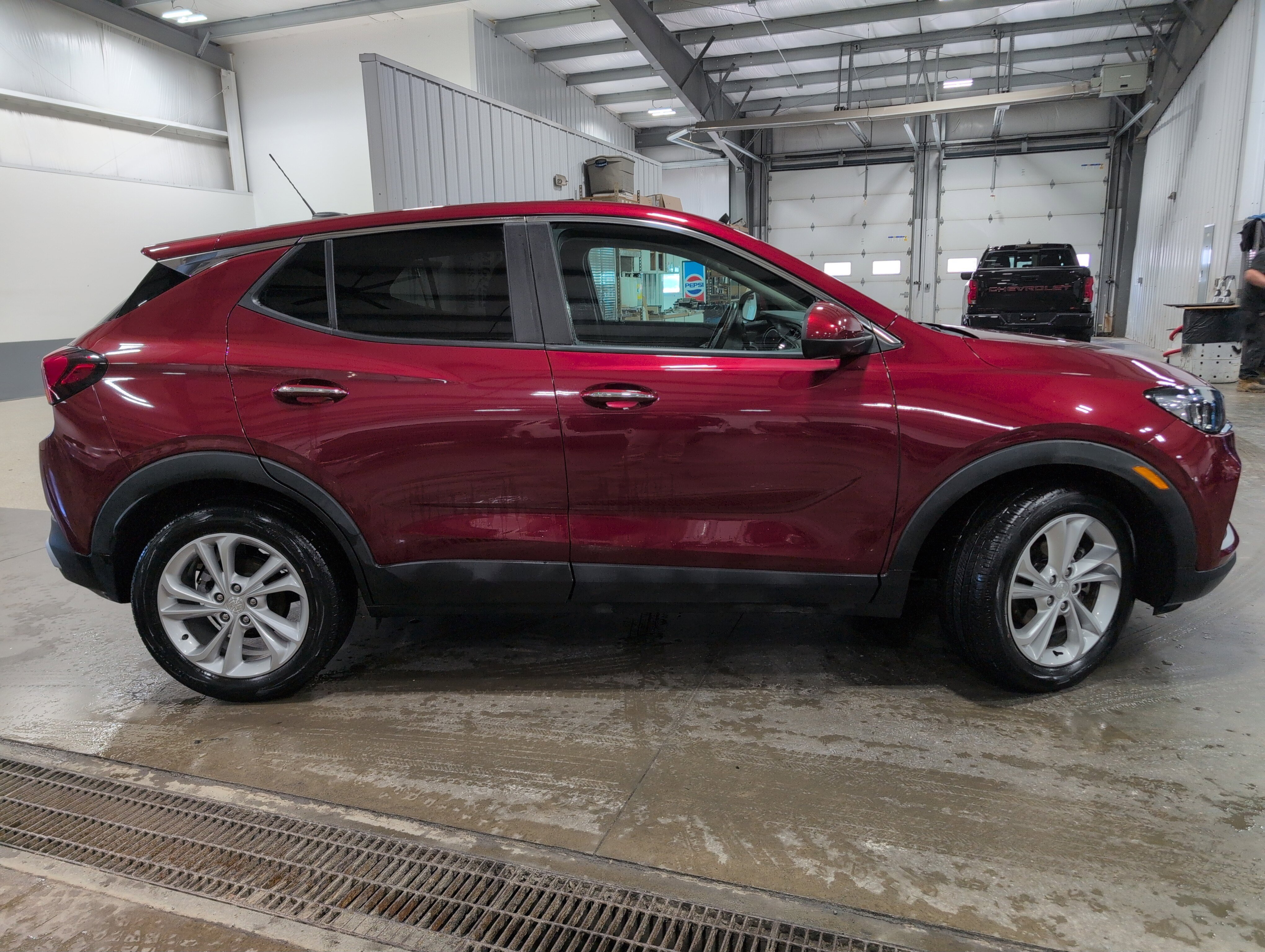 Used 2023 Buick Encore GX Preferred image 2