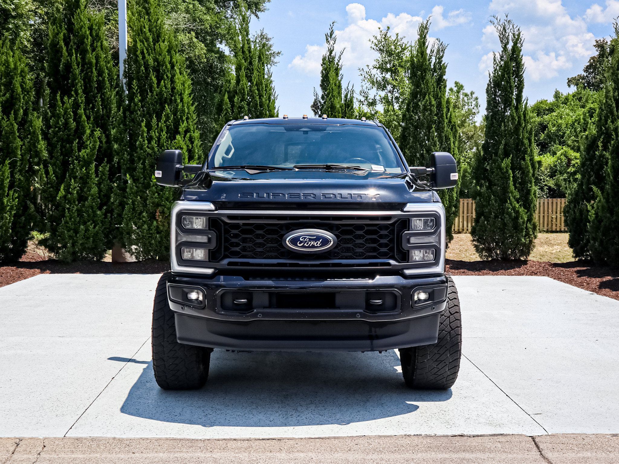 Used 2023 Ford F250 Lariat w/ Lariat Ultimate Package AWD/4WD image 3