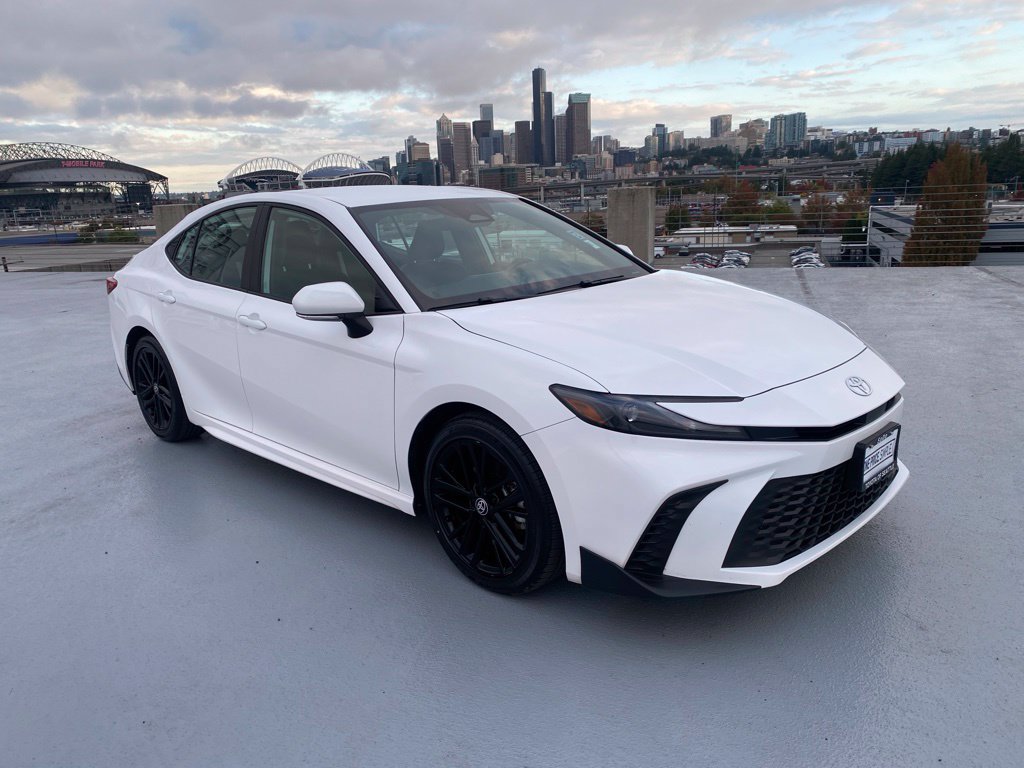 Used 2025 Toyota Camry SE FWD image 26