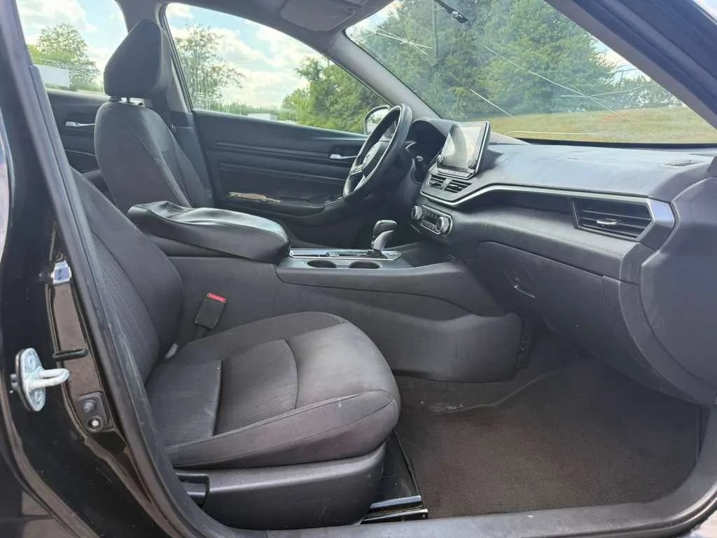 Used 2019 Nissan Altima 2.5 S FWD image 12