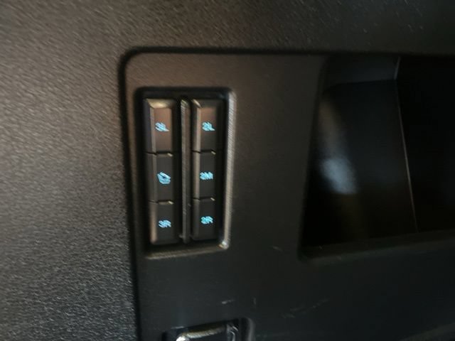 Used 2019 Ford Expedition XLT w/ Equipment Group 202A AWD/4WD image 9