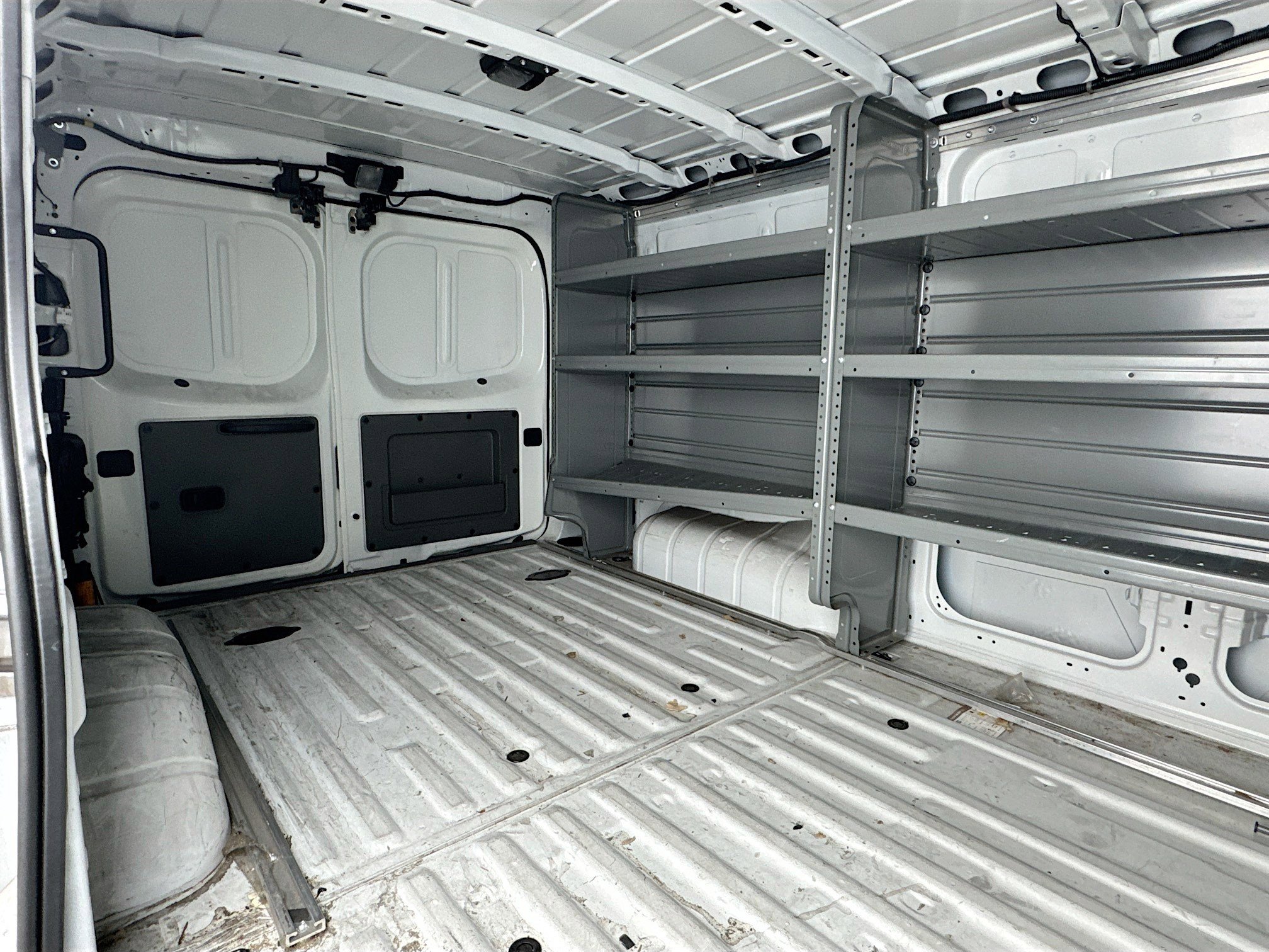 Used 2020 Nissan NV 2500 S image 17