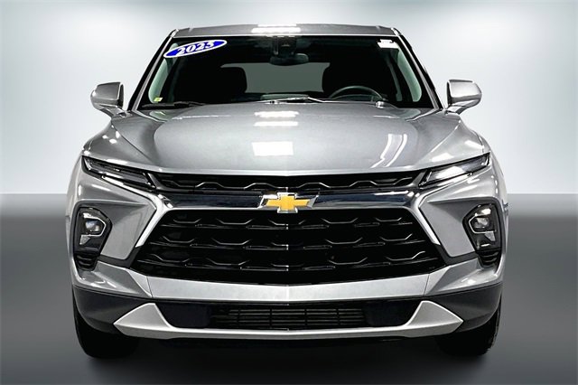 Used 2025 Chevrolet Blazer LT image 2