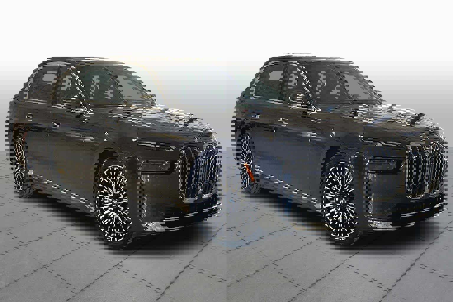 Used 2025 BMW i7 eDrive50 image 2