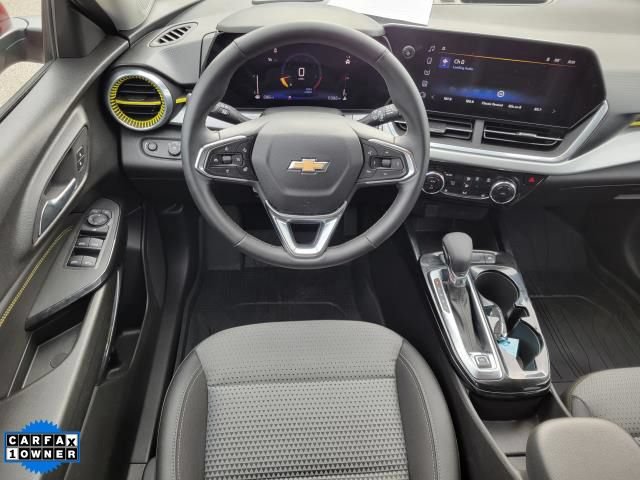 Used 2024 Chevrolet Trax LT w/ LT Convenience Package FWD image 11