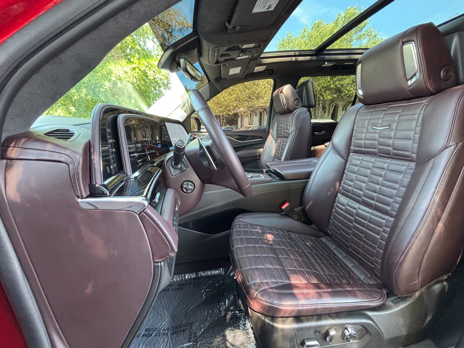 Used 2023 Cadillac Escalade ESV V AWD/4WD image 12
