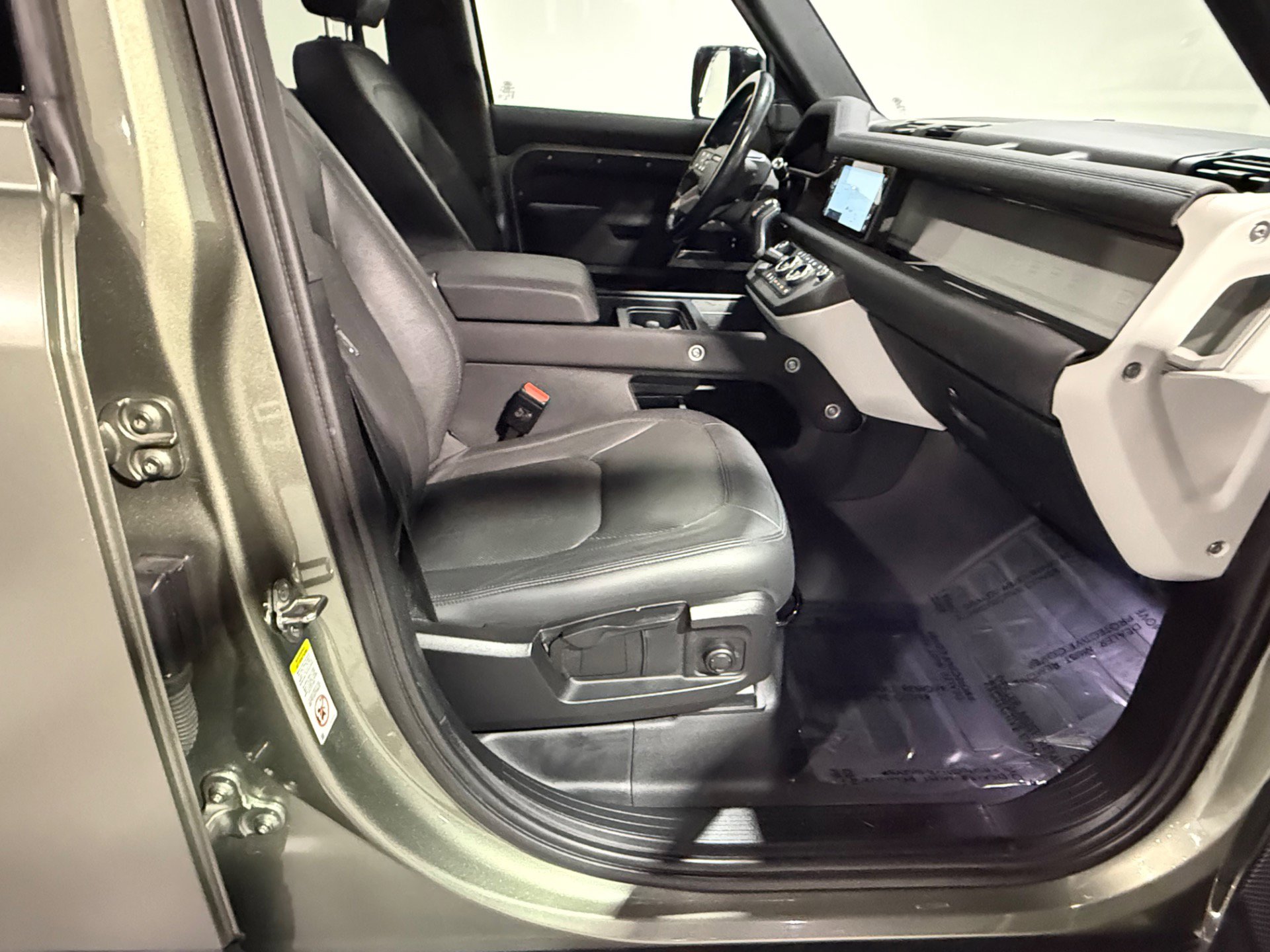 Used 2022 Land Rover Defender 110 S image 41